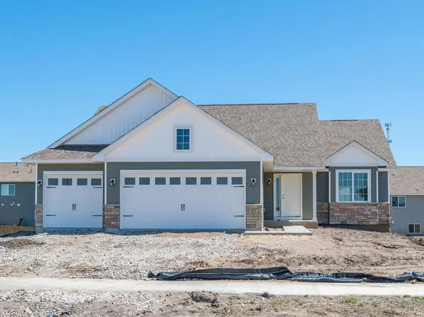 951 Prestwick Dr, Belle Plaine, MN 56011