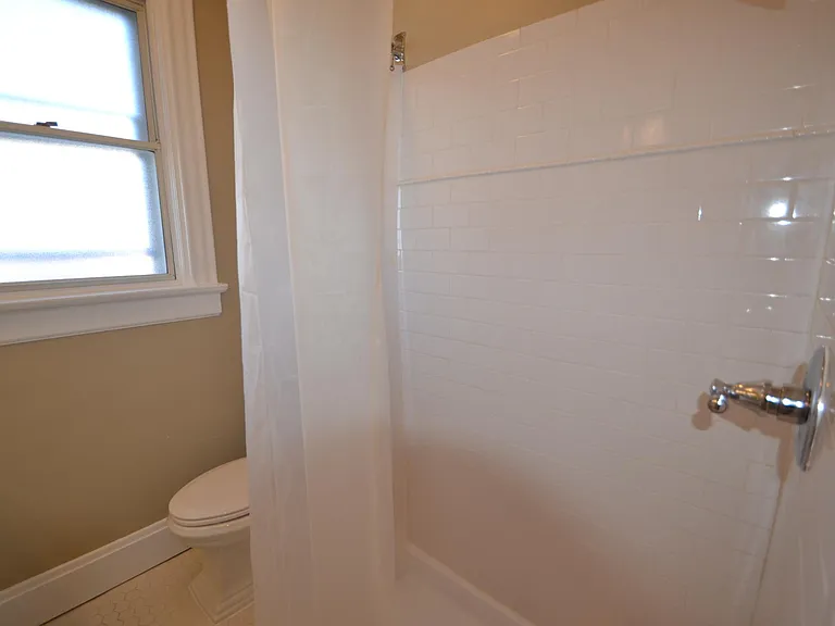 574 Terrace Ave #1 — Photo 14