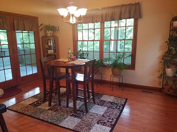 5th image of 304 Timber Creek Dr