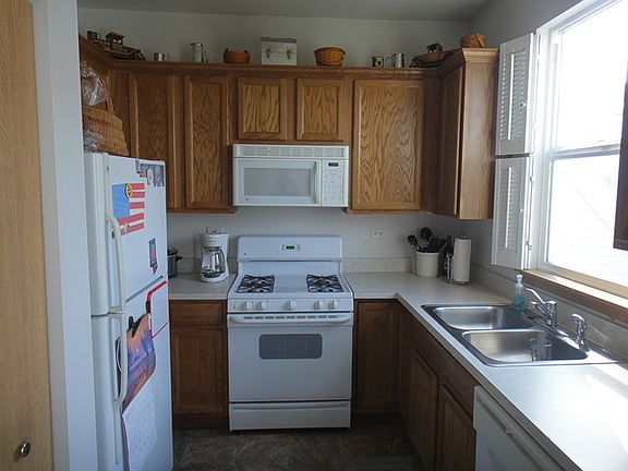2nd image of 1530 Grand Dr #202-5