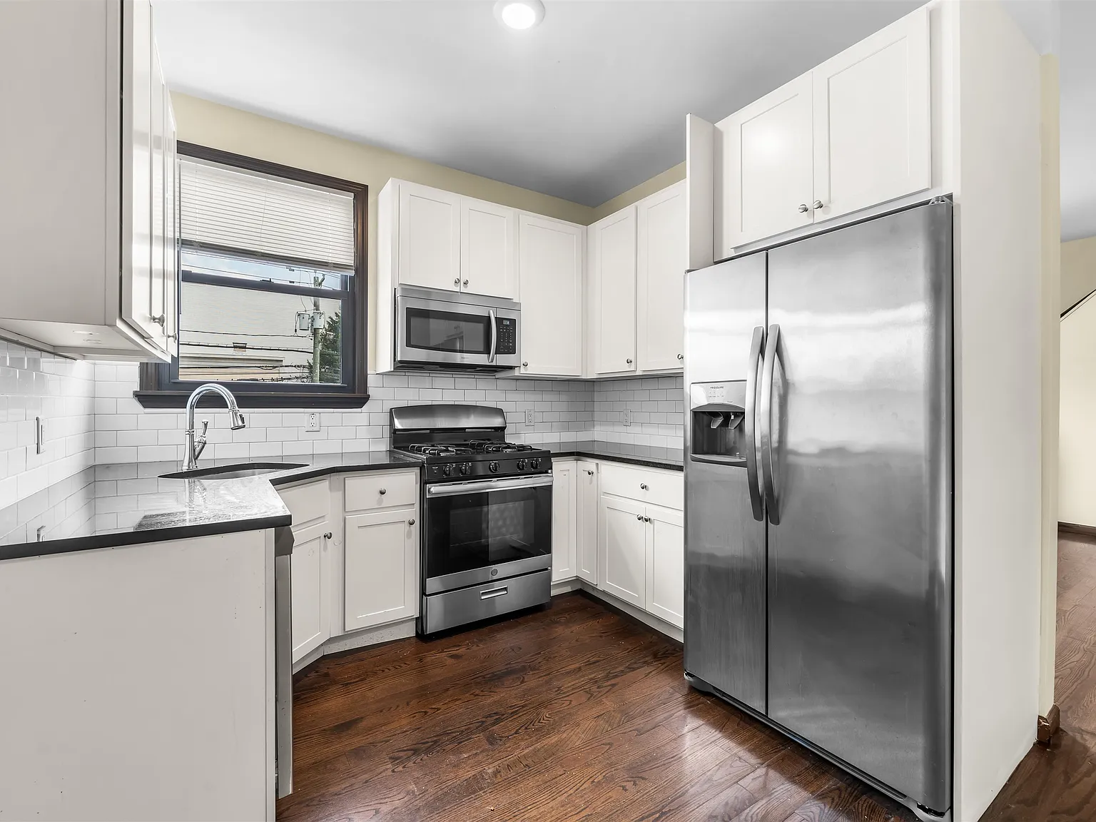 2 bed, 1.5 bath, $2,550 — Photo 3