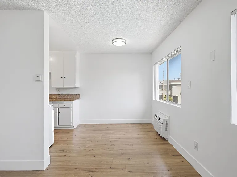 7100 Fulton Ave — Photo 3