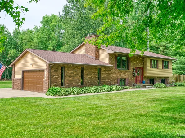 7361 W Allen Rd, Fowlerville, MI 48836