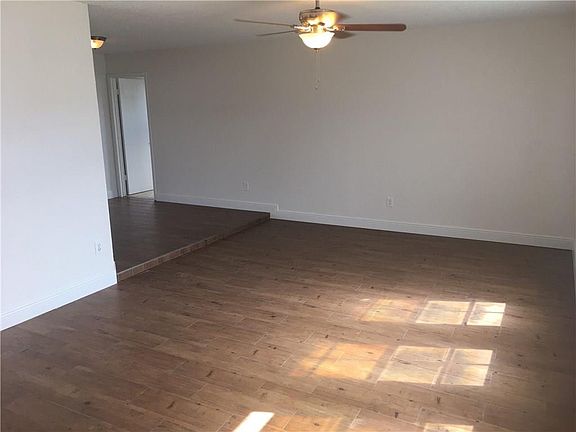 4th image of 1160 W Wynnedale Road