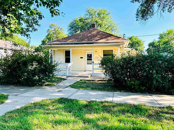 2nd image of 608 W 6th St