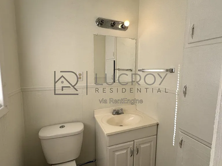 2716 Woodside Dr — Photo 7