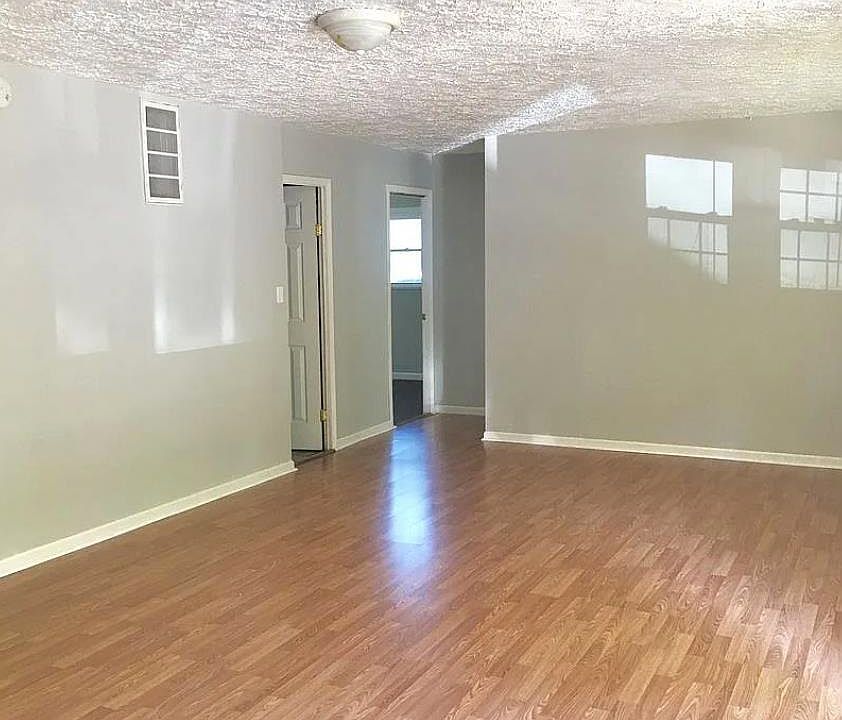 2nd image of 1839 Gregory Ct