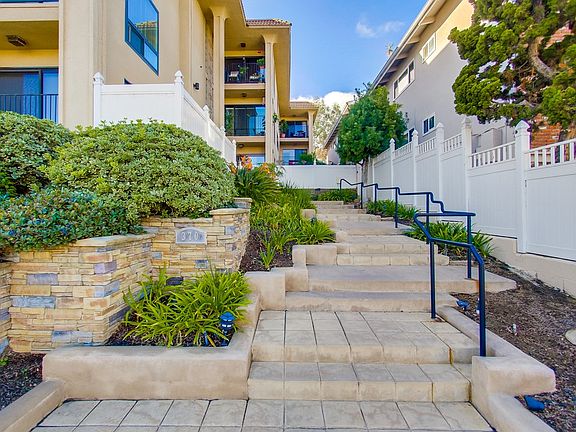 3rd image of 370 Rosecrans St APT 103
