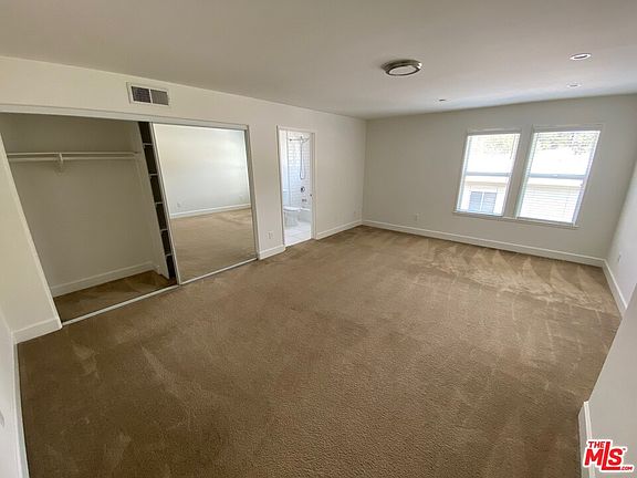 2nd image of 2640 N Beachwood Dr #103