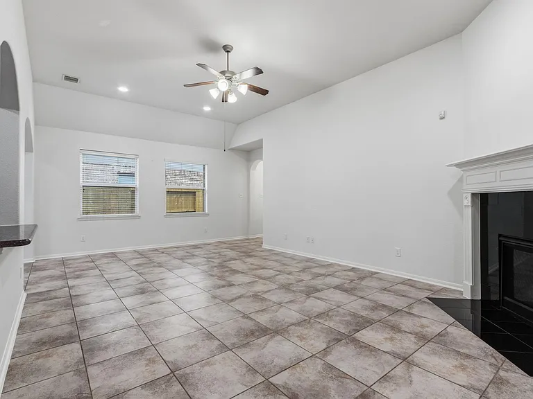 271 Westwood Dr — Photo 20