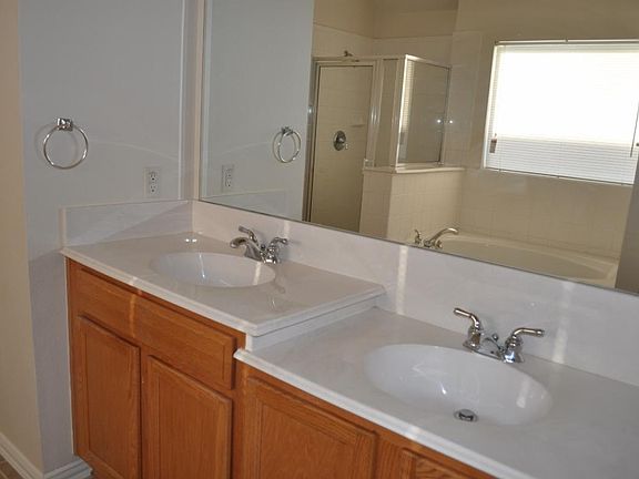 2nd image of 5648 Bedford Ln