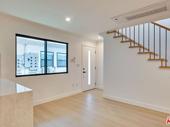 2nd image of 926 N Spaulding Ave #10