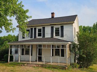 38 Cedar Rd, Warsaw, VA 22572