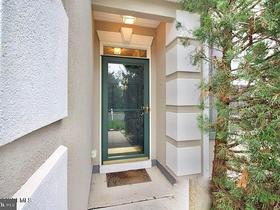 3rd image of 44 Marlow Dr