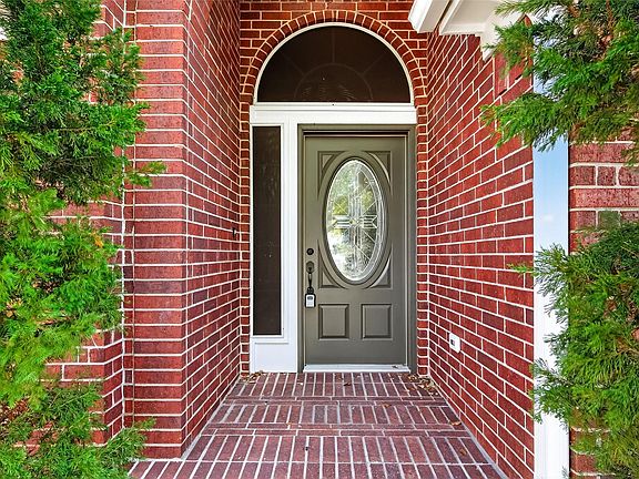 2nd image of 8102 Blue Jay Street