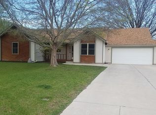 2314 N Inwood Cir, Wichita, KS 67226