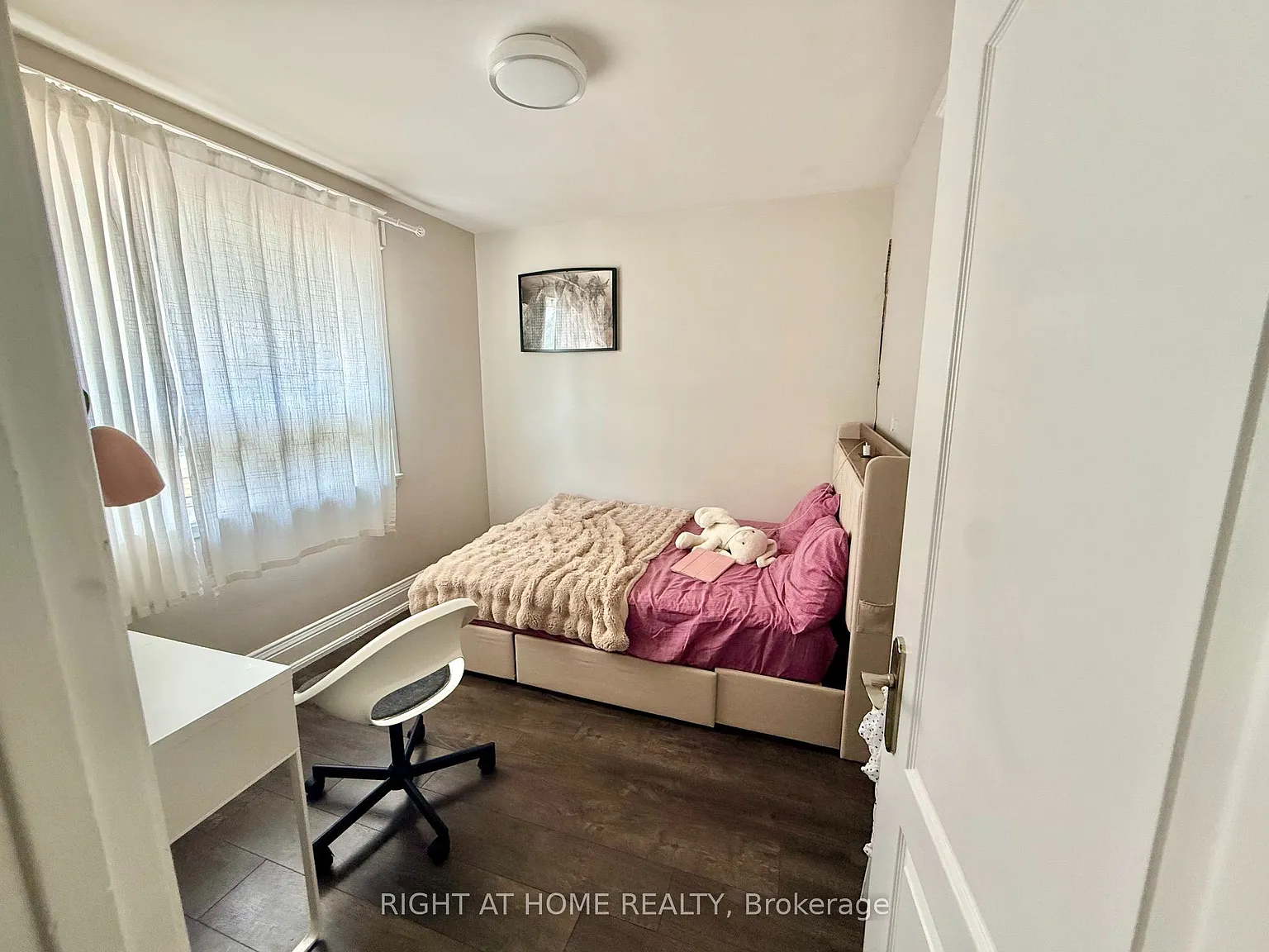 3 bed, $3,200 — Photo 2