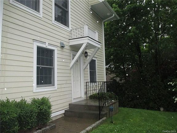 4th image of 29 Carpenter Ave #B5