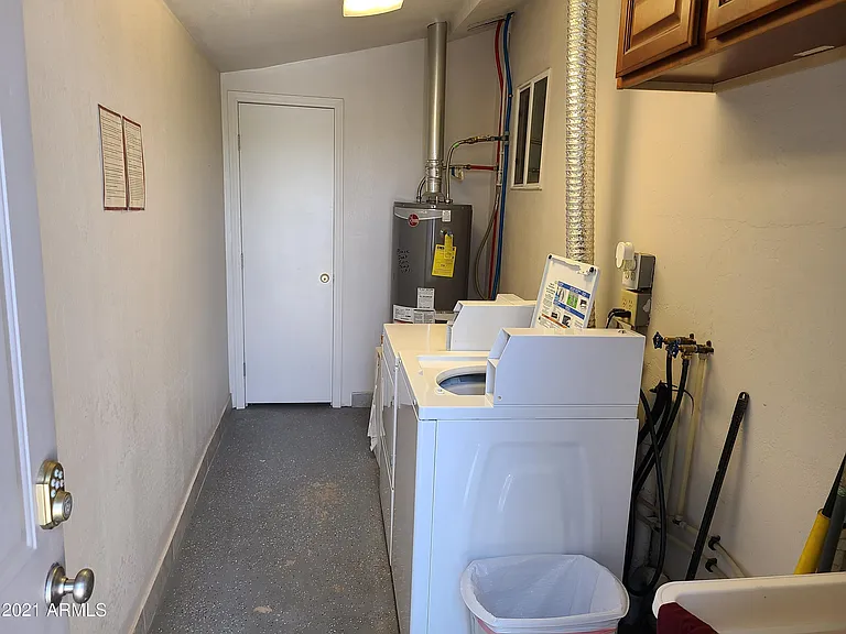 145 W Wickenburg Way #B — Photo 4