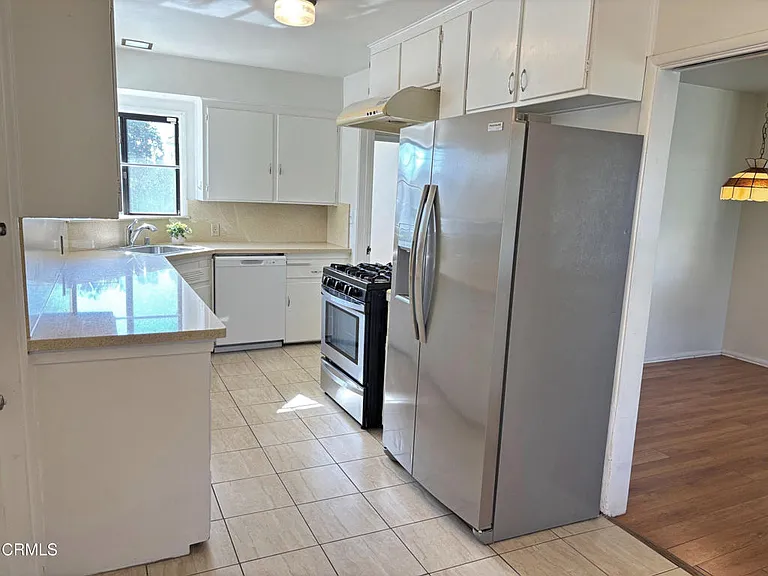 210 W Woodruff Ave — Photo 8