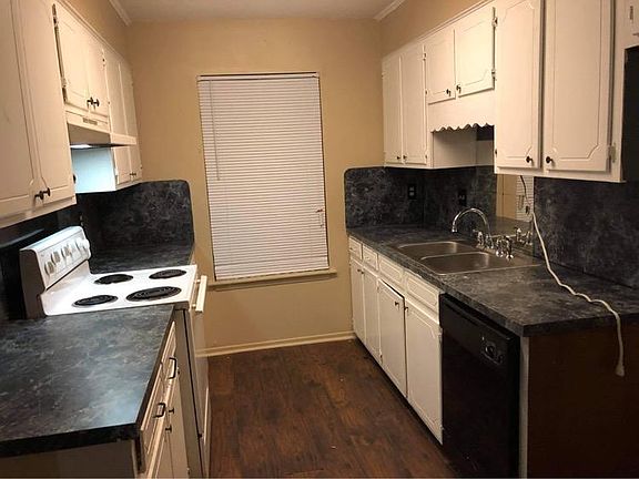 2nd image of 59 W Elmwood Dr Unit A