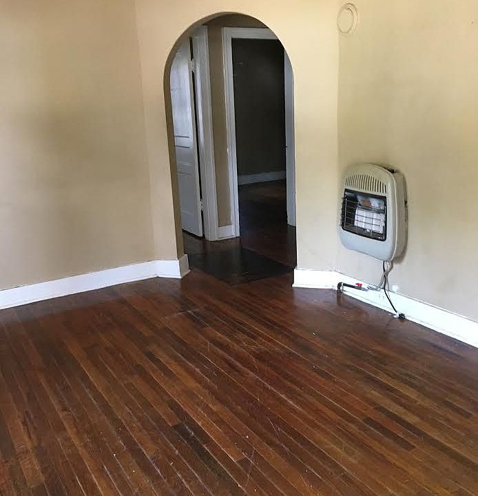 2nd image of 3647 Mason Ave