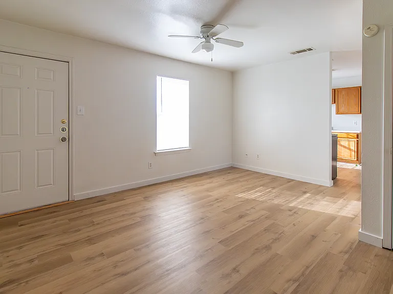 1601 Benttree Dr #3 — Photo 4