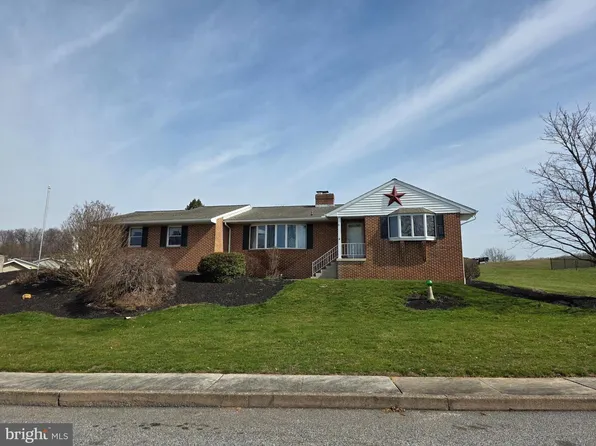 24 Riverview Dr, Middletown, PA 17057