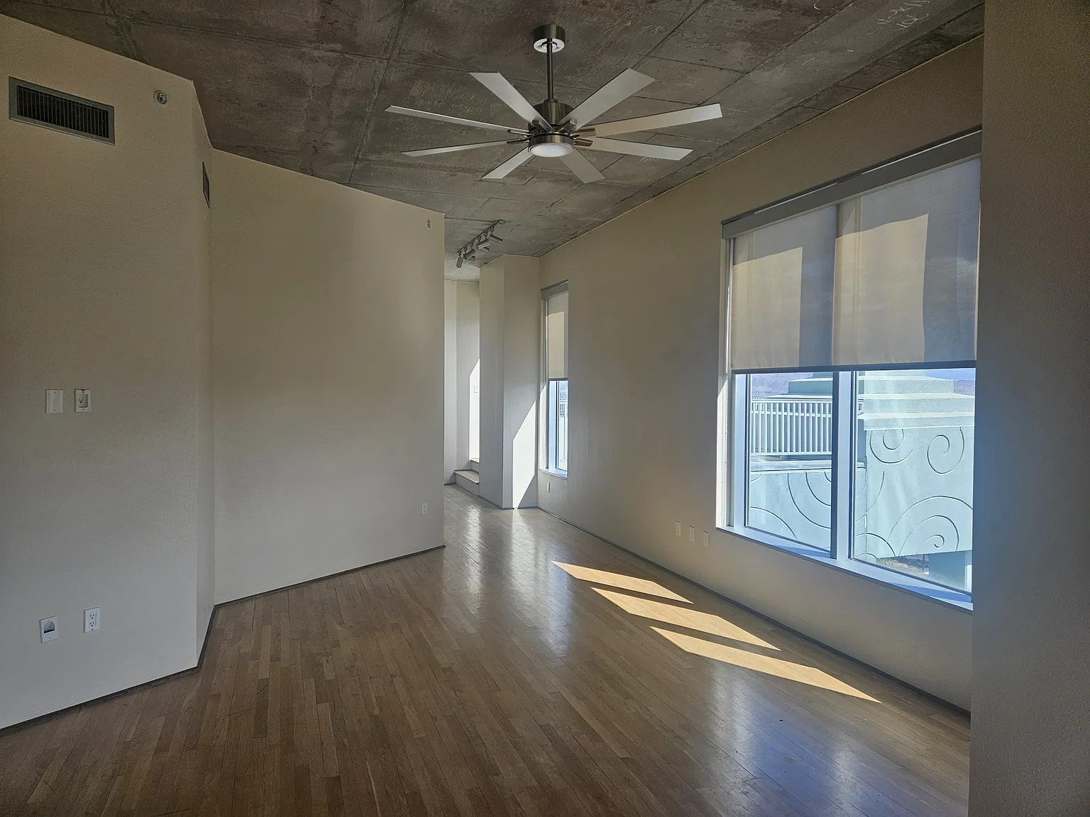 3 bed, 2665 sqft, $3,000 — Photo 2