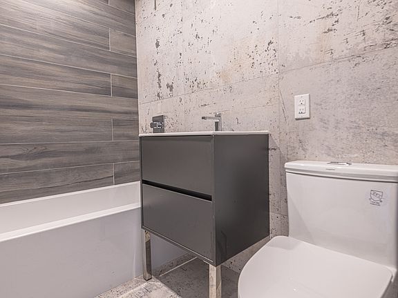 5th image of 793 Franklin Ave #5AX