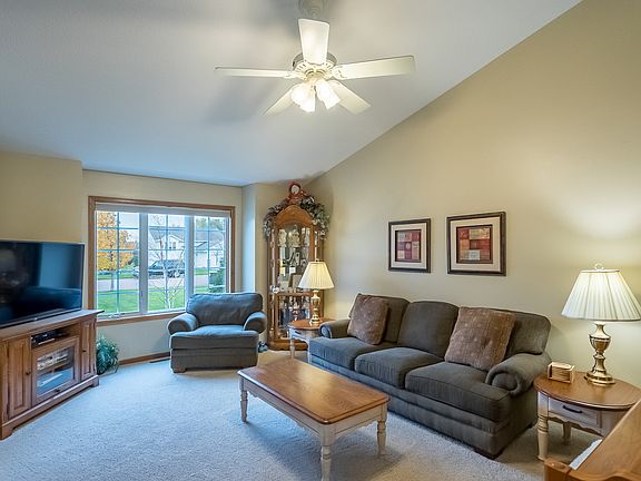 3rd image of 536 Lesueur Ave