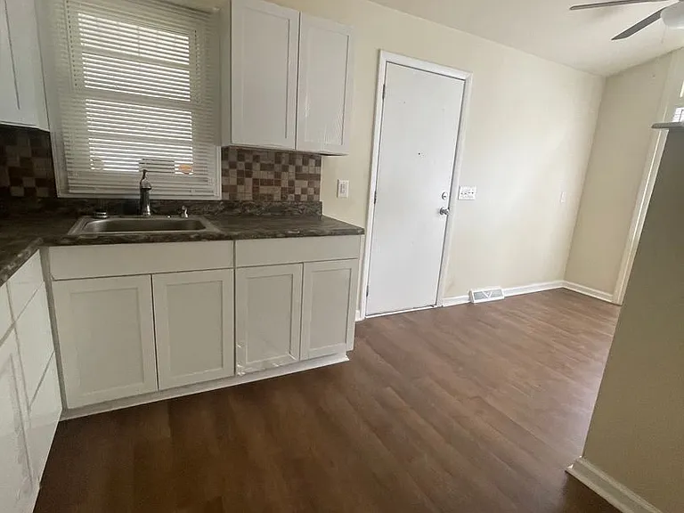 1305 Willow Rd — Photo 11