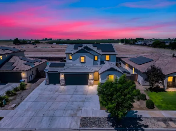 763 Howard St, Kingsburg, CA 93631