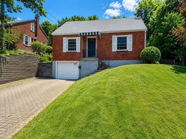 2768 Glenny Ln, West Mifflin, PA 15122