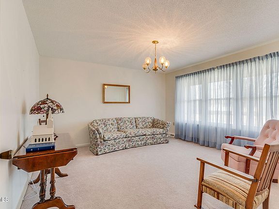 5th image of 1301 Kenney St