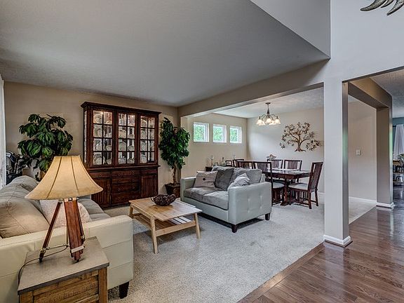 2nd image of 1108 Summerlake Dr
