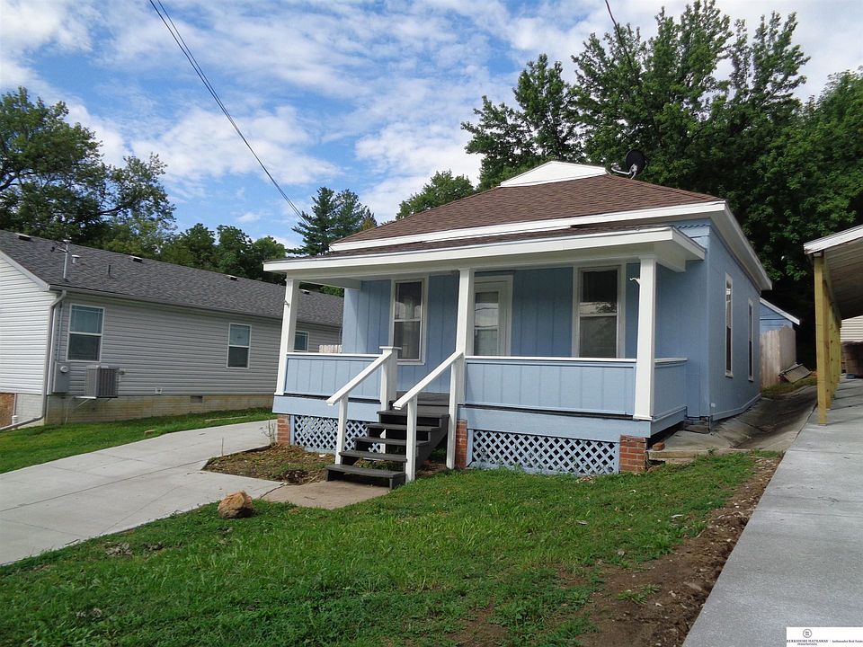 1st image of 642 S 6th St