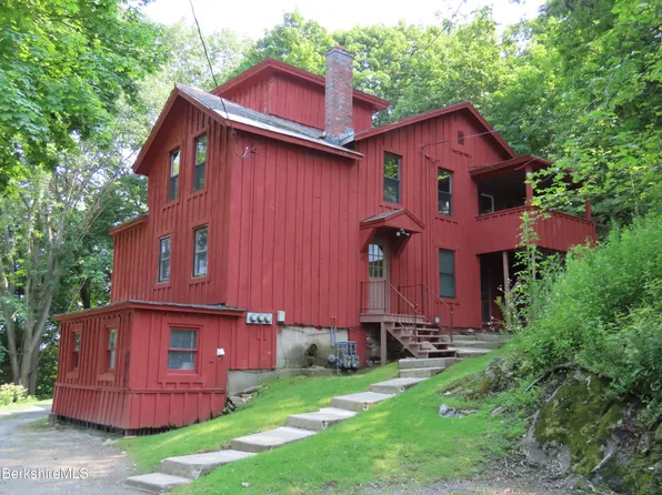 38 High St, North Adams, MA 01247