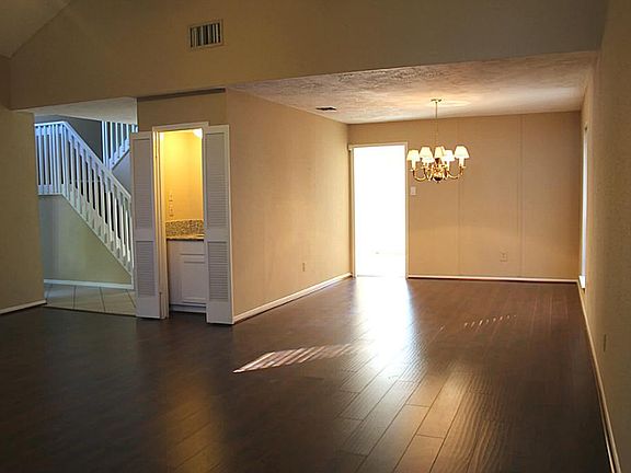 3rd image of 3014 Arrowhead Dr