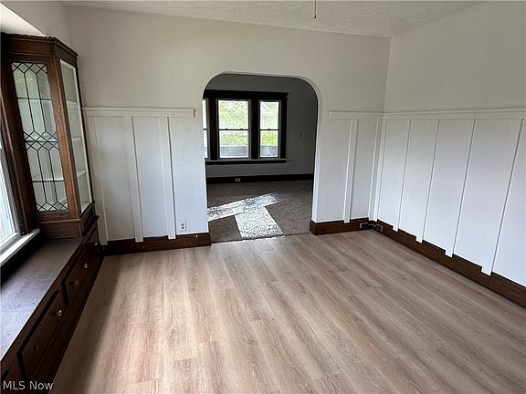 5th image of 14415 Westropp Ave