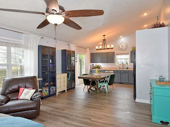 3rd image of 11403 Kestrel Ct