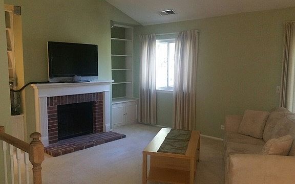 2nd image of 34 Waterbury Ln Unit M2