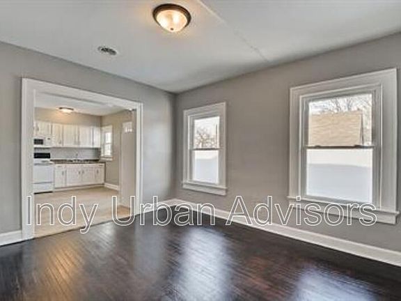 2nd image of 412 N Bradley Ave Unit 4