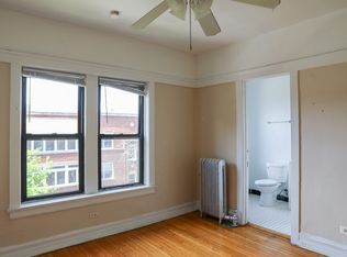 7455 N Greenview #214, Chicago, IL 60645