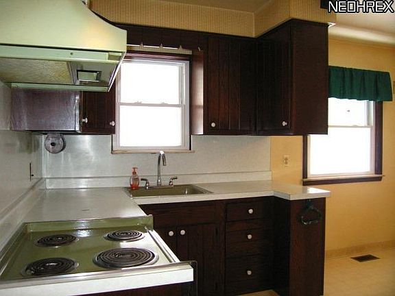 5th image of 5167 W 5th St