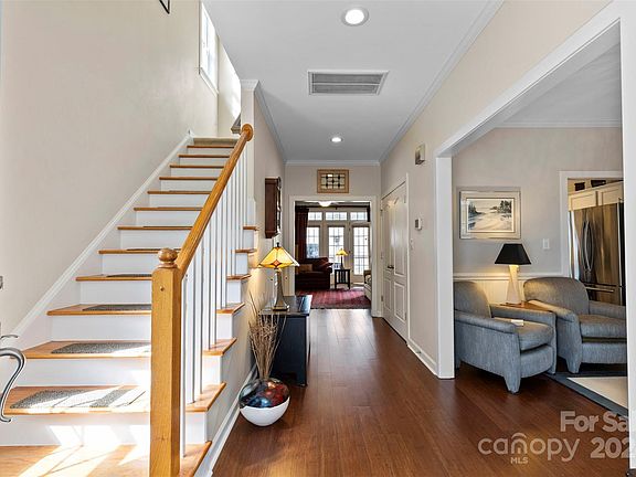 4th image of 3631 Lake Bluff Dr