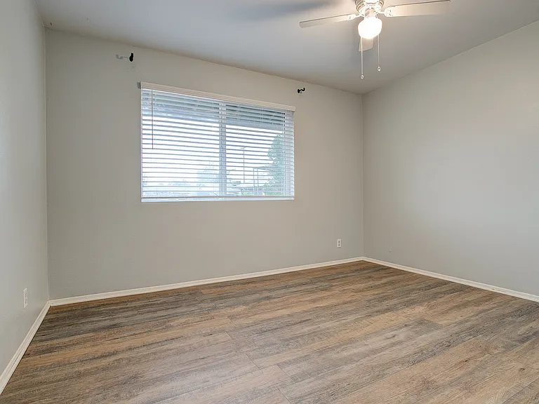 3417 W Marlette Ave — Photo 25