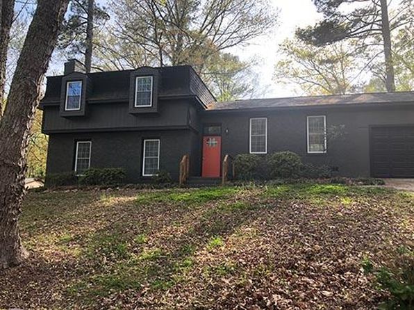 1196 Champion Dr, Cary, NC 27511