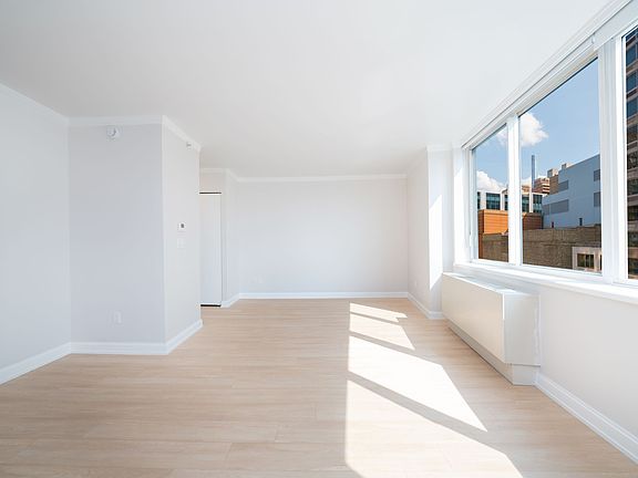 4th image of 140 Riverside Blvd APT 625
