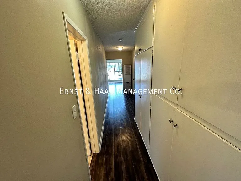 1325 E 7th St #6 — Photo 6